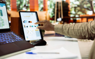 Family Budget Planner Apps vs. Paper Planners: Pros and Cons